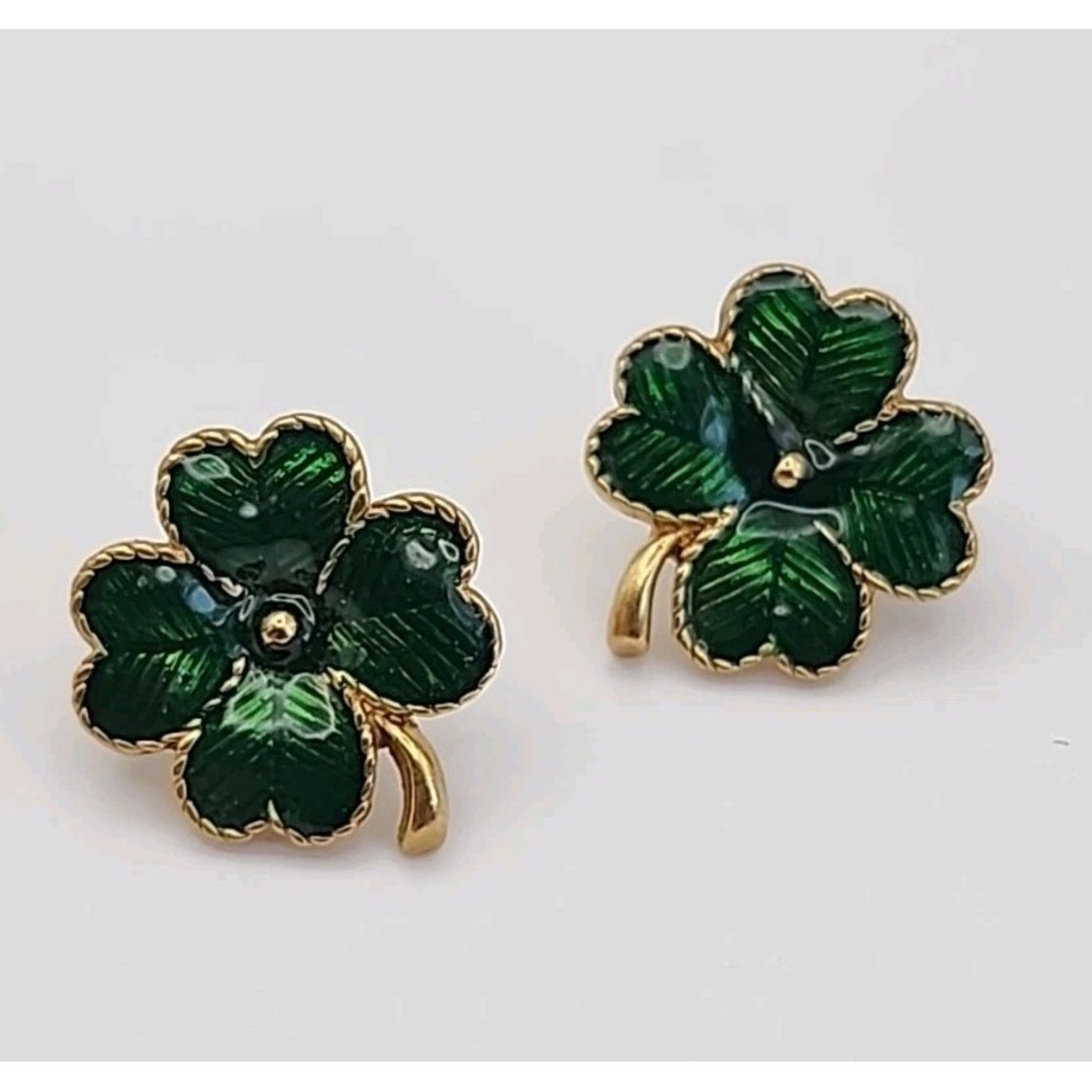 Vintage Avon Lucky 4 Leaf Clover Green Enamel Gold Tone Stud Pierced St Patricks